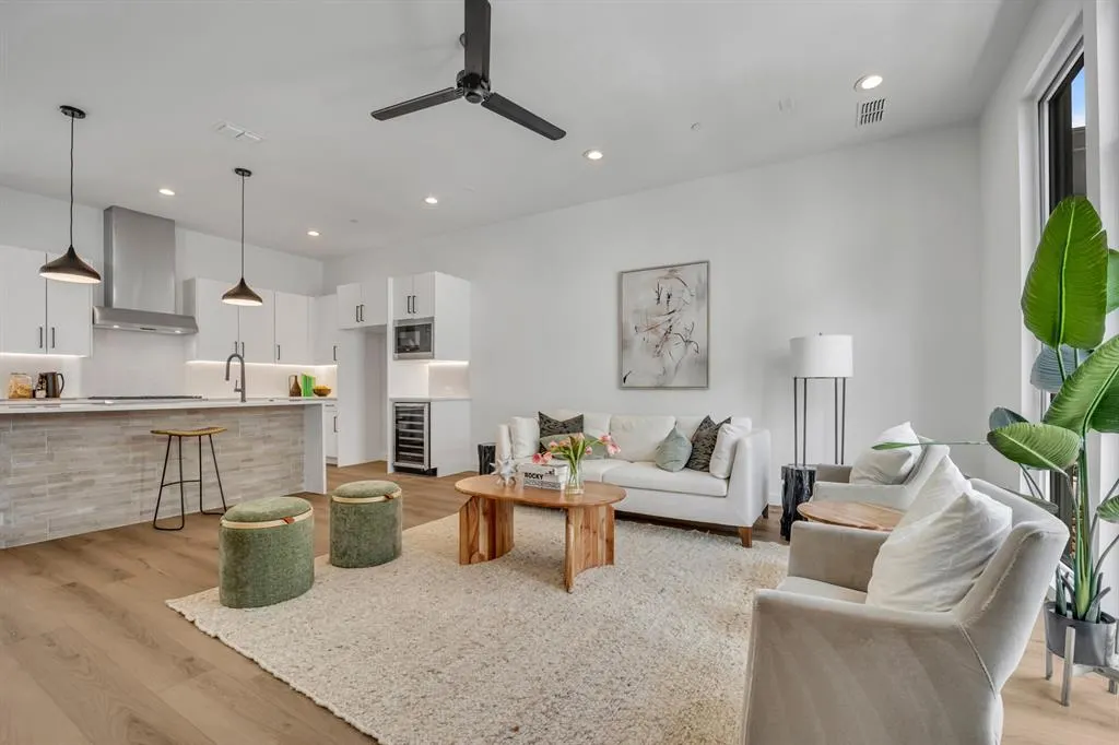 3612 San Jacinto, #107