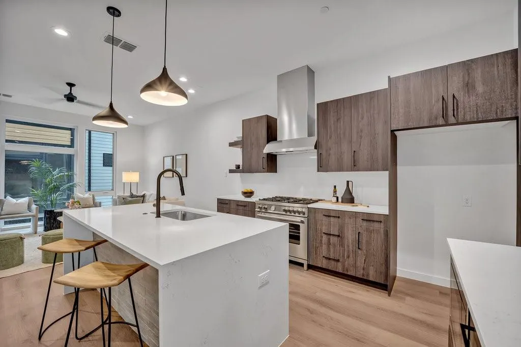 3612 San Jacinto, #107