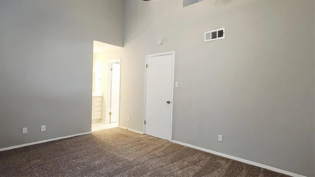 6646 E Lovers Lane, #1106