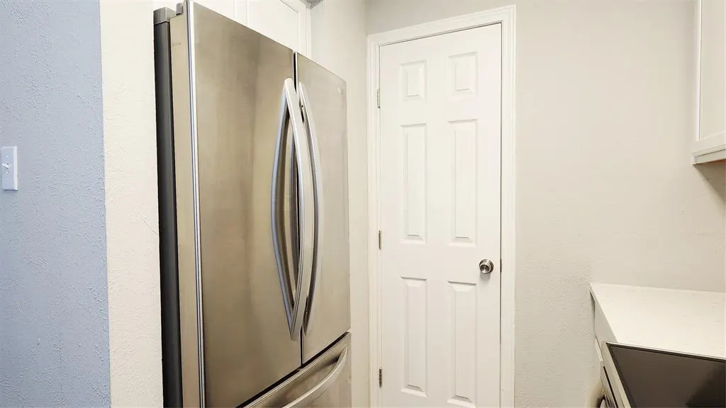 6646 E Lovers Lane, #1106