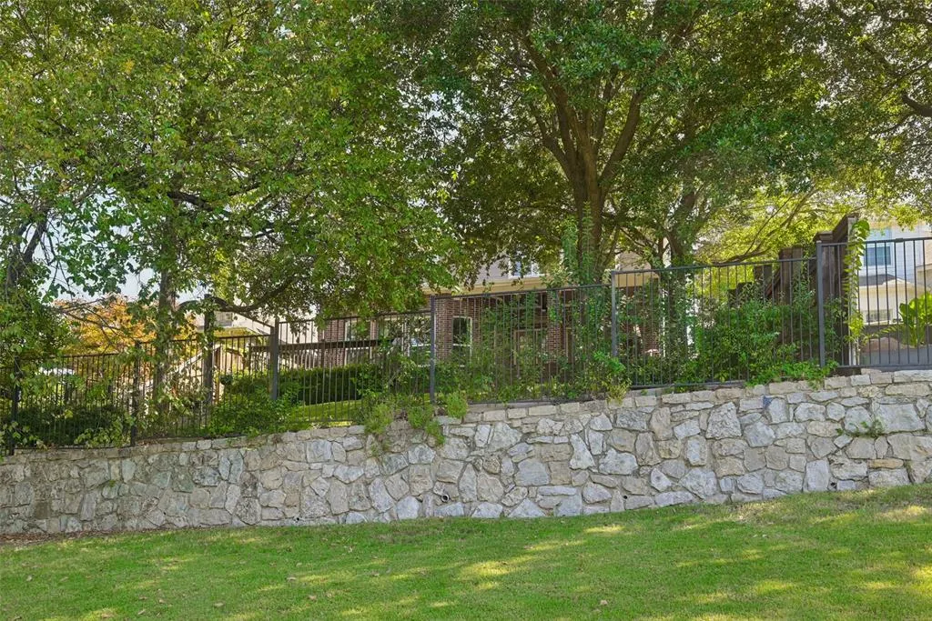 11309 Dinsdale Drive