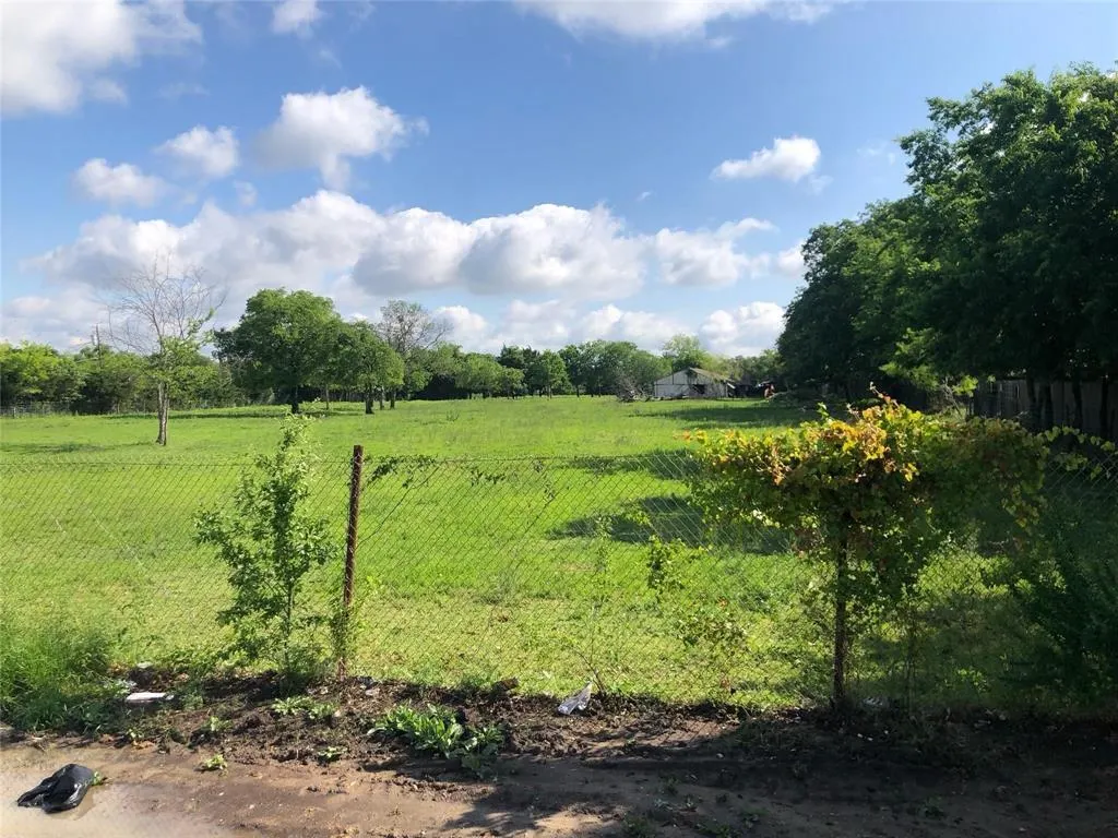 15411 Seagoville Road