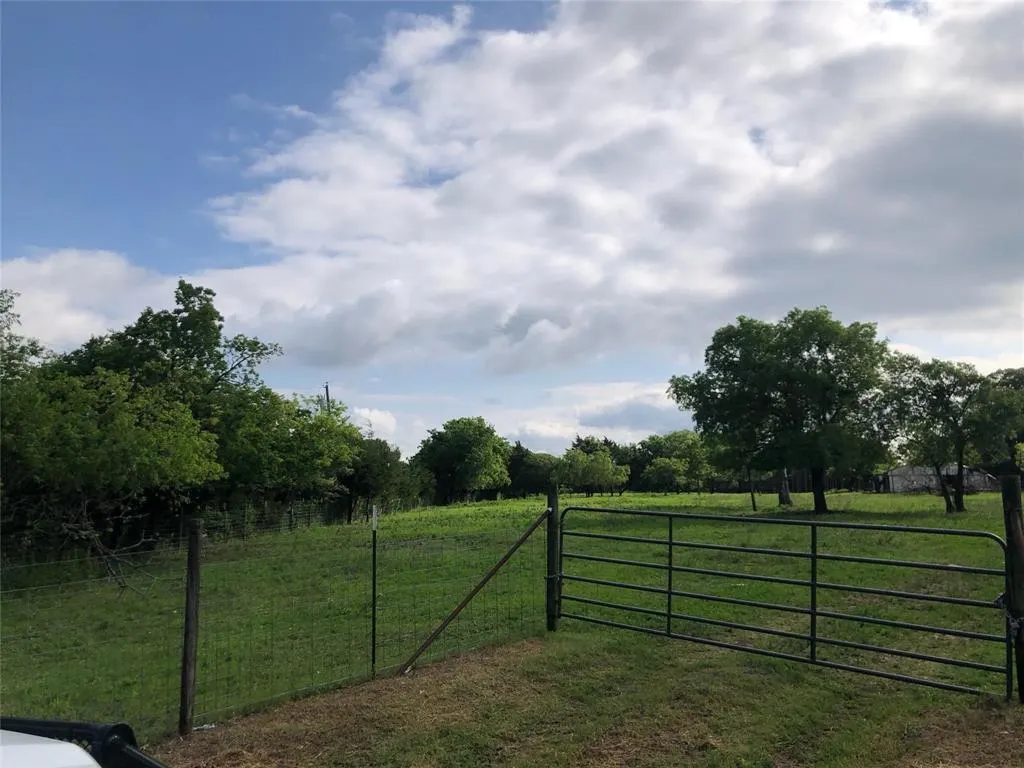 15411 Seagoville Road
