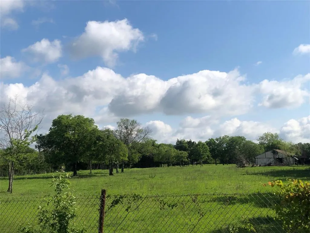 15411 Seagoville Road
