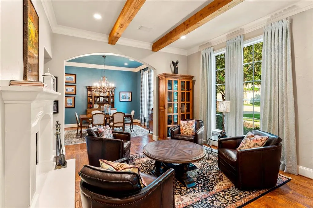 5812 N Woodcreek Circle