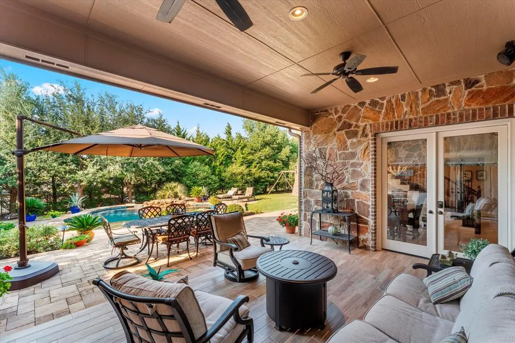5812 N Woodcreek Circle