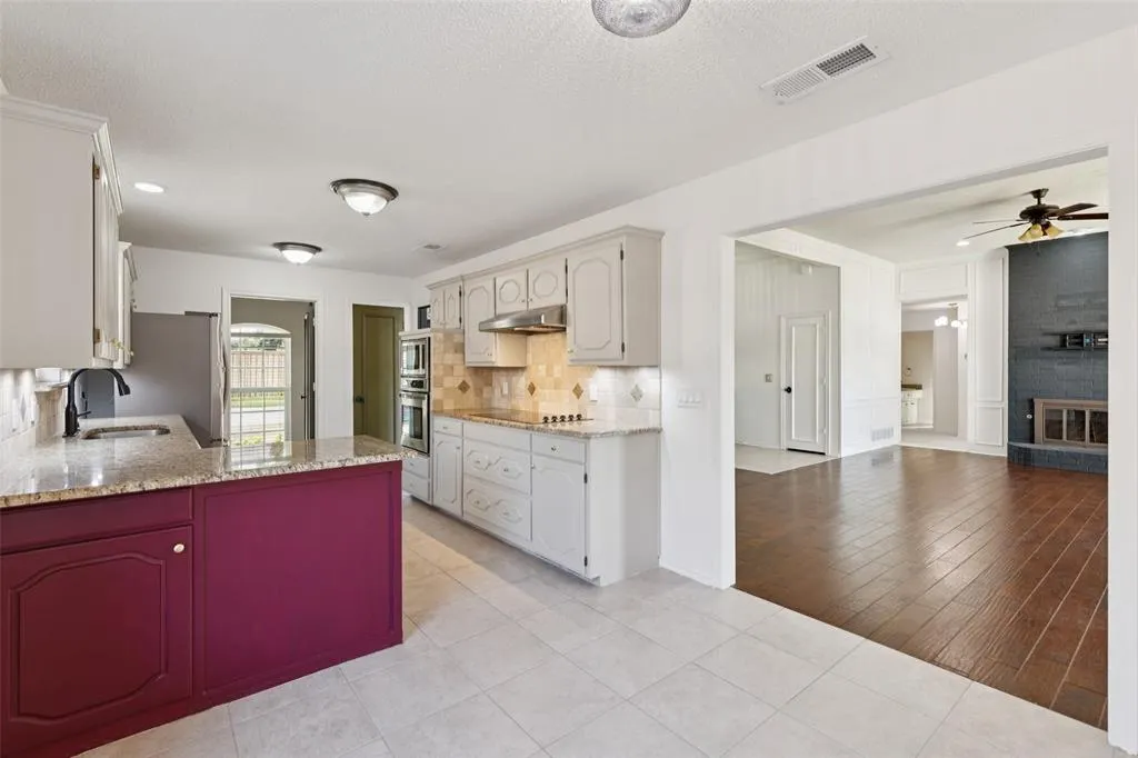 2800 Bowie Drive