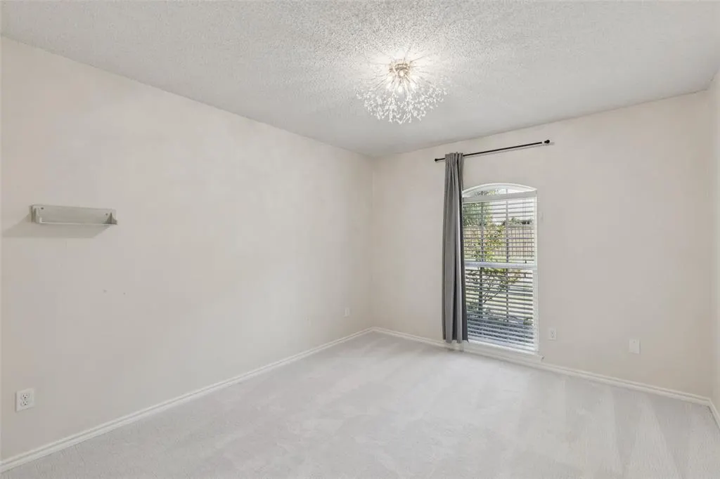 2800 Bowie Drive