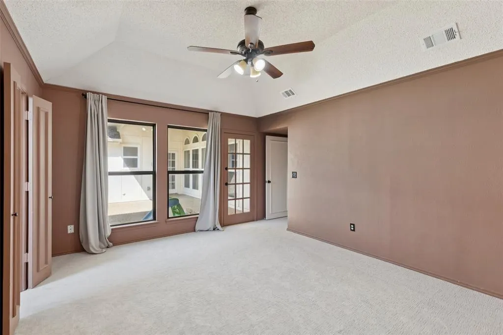 2800 Bowie Drive