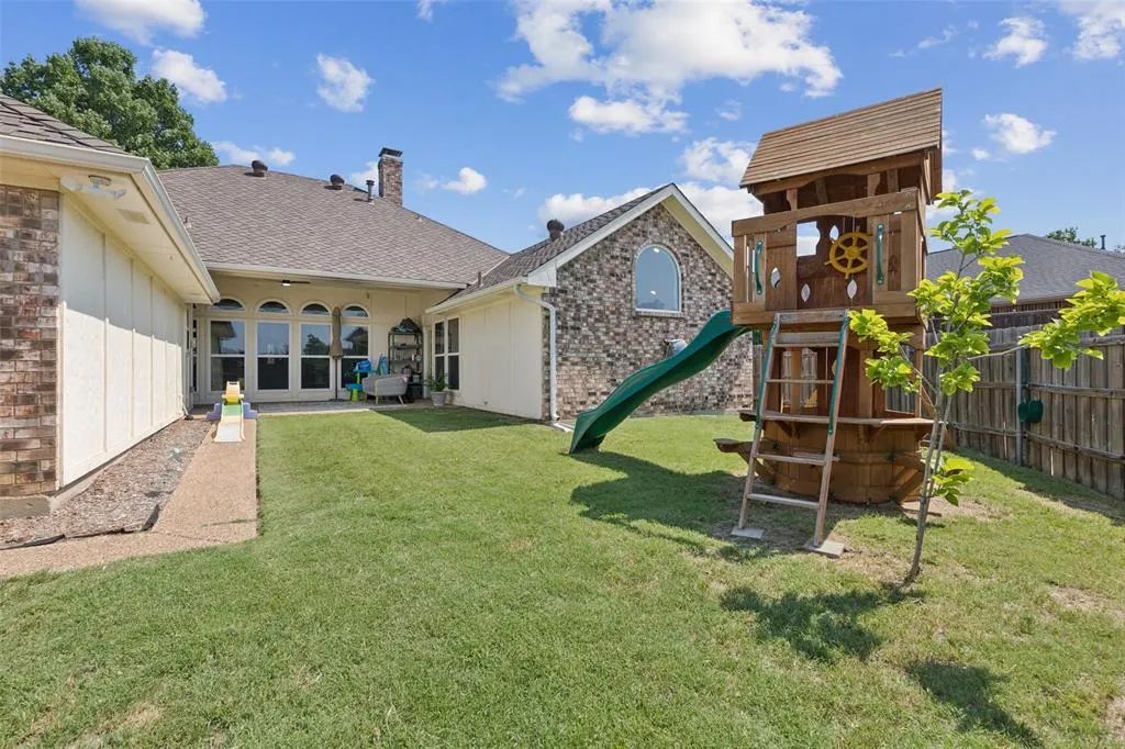 2800 Bowie Drive