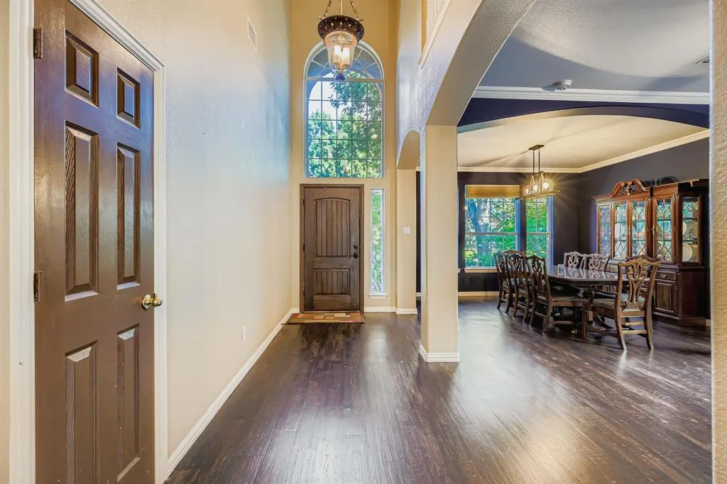 5817 Norfolk Lane