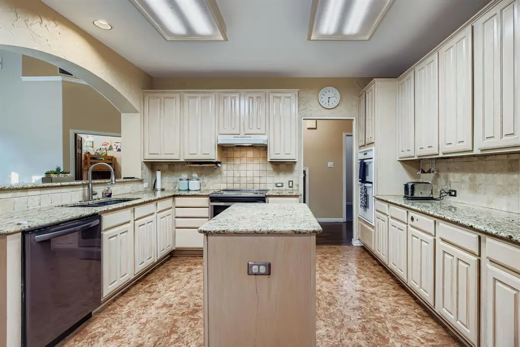 5817 Norfolk Lane