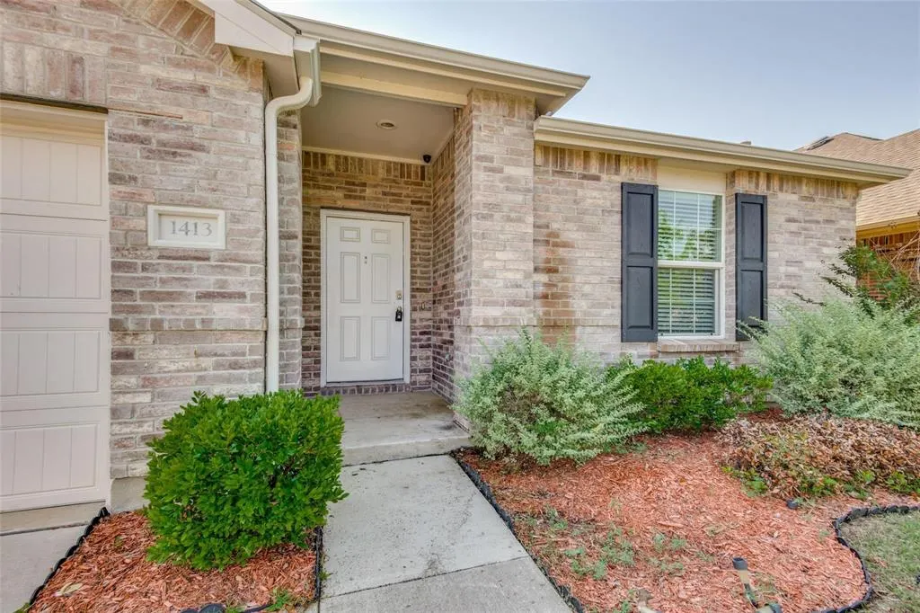 1413 Lone Pine Drive
