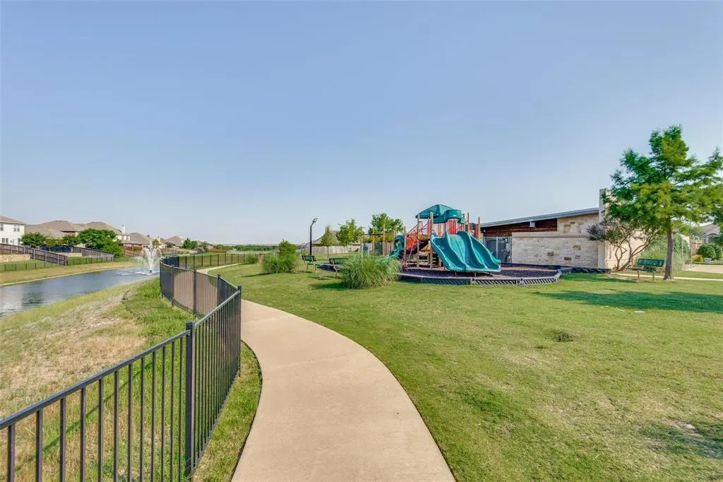 1413 Lone Pine Drive