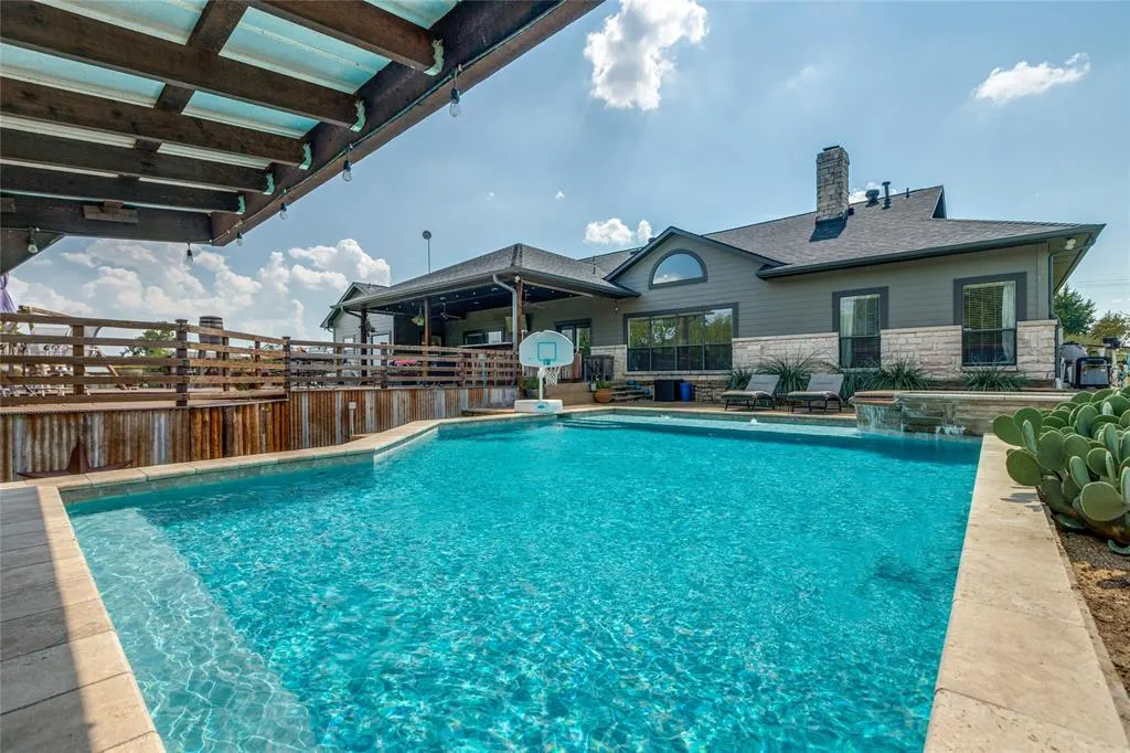 5910 County Road 171