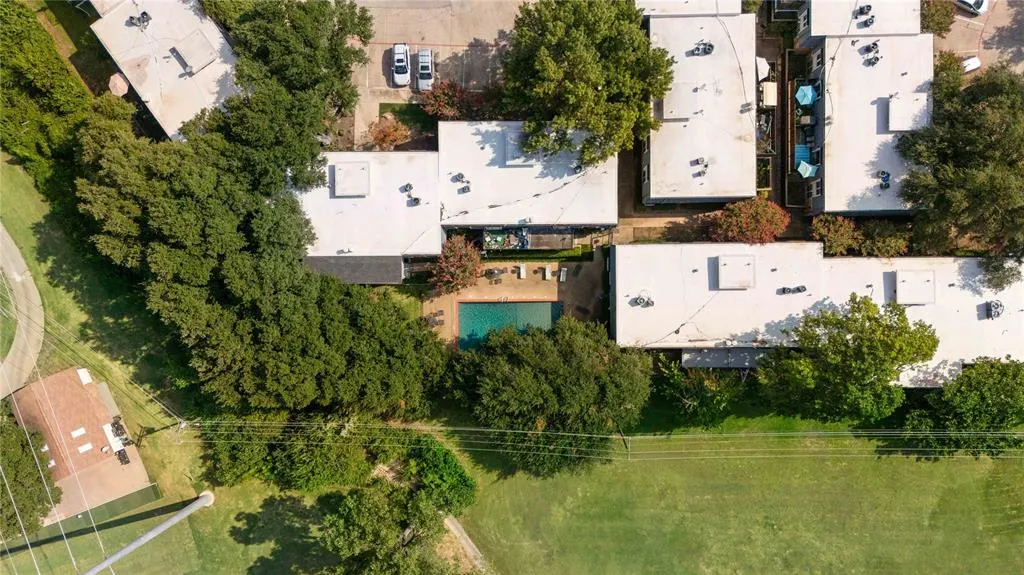 527 W Lookout Drive, #224