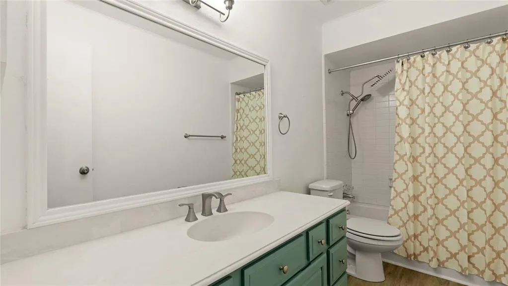 527 W Lookout Drive, #224