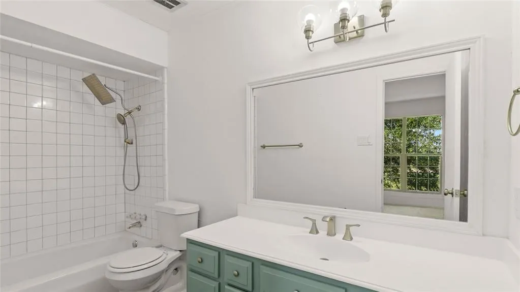 527 W Lookout Drive, #224