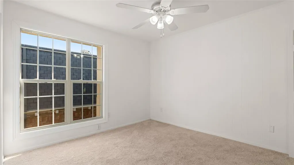 527 W Lookout Drive, #224