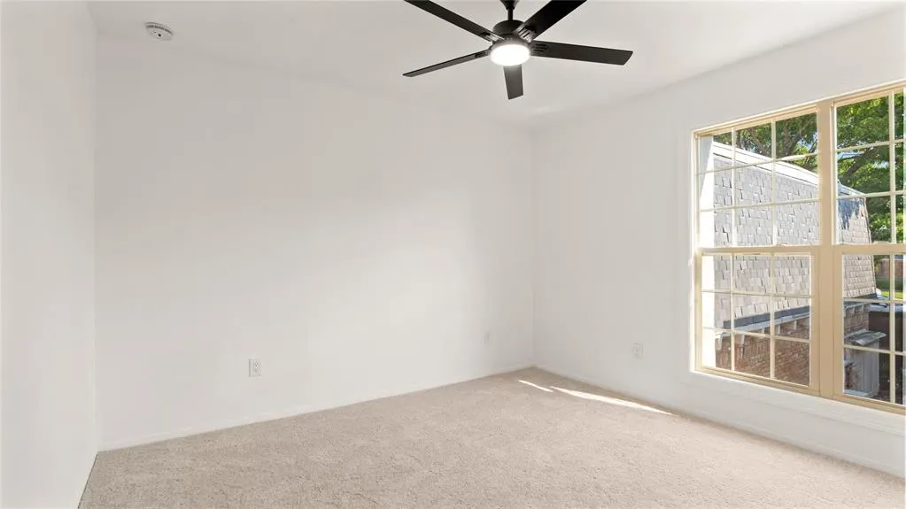 527 W Lookout Drive, #224