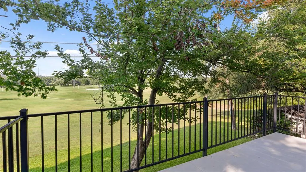527 W Lookout Drive, #224