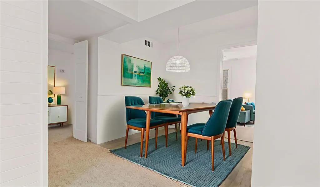 527 W Lookout Drive, #224