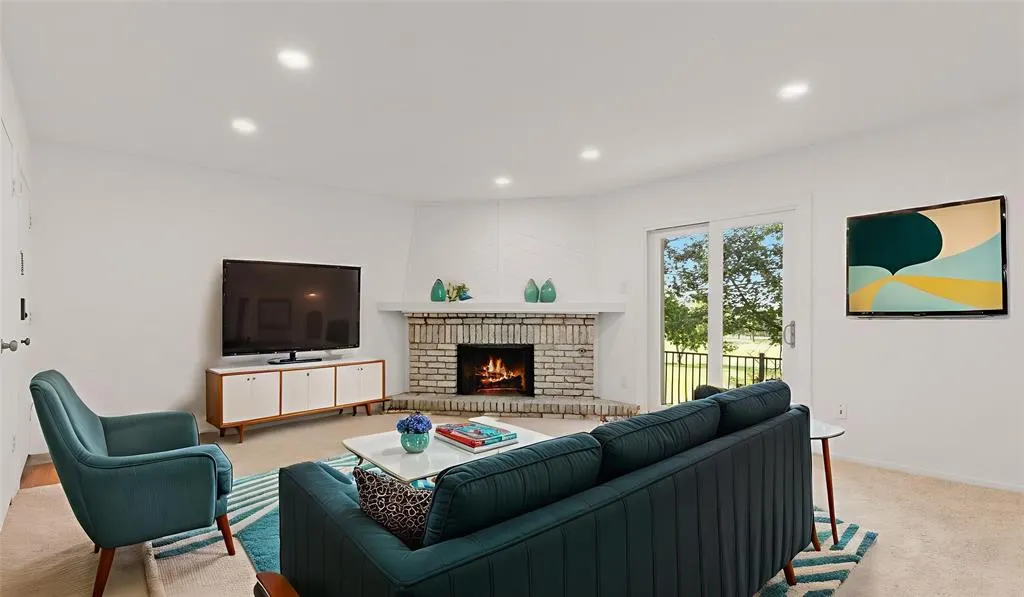 527 W Lookout Drive, #224