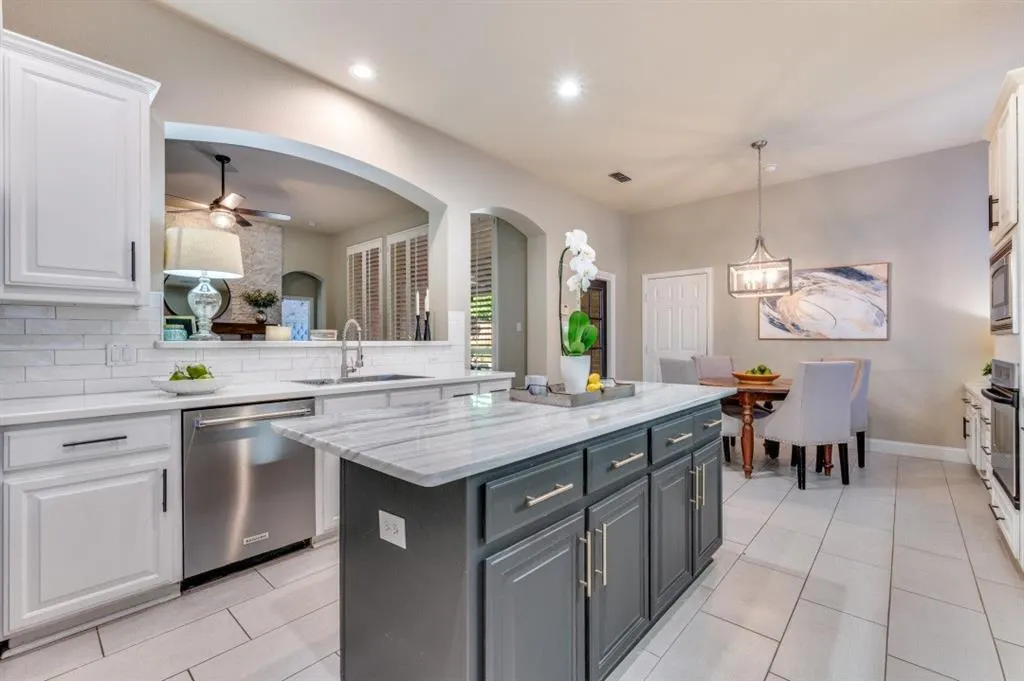 1222 Alamo Court