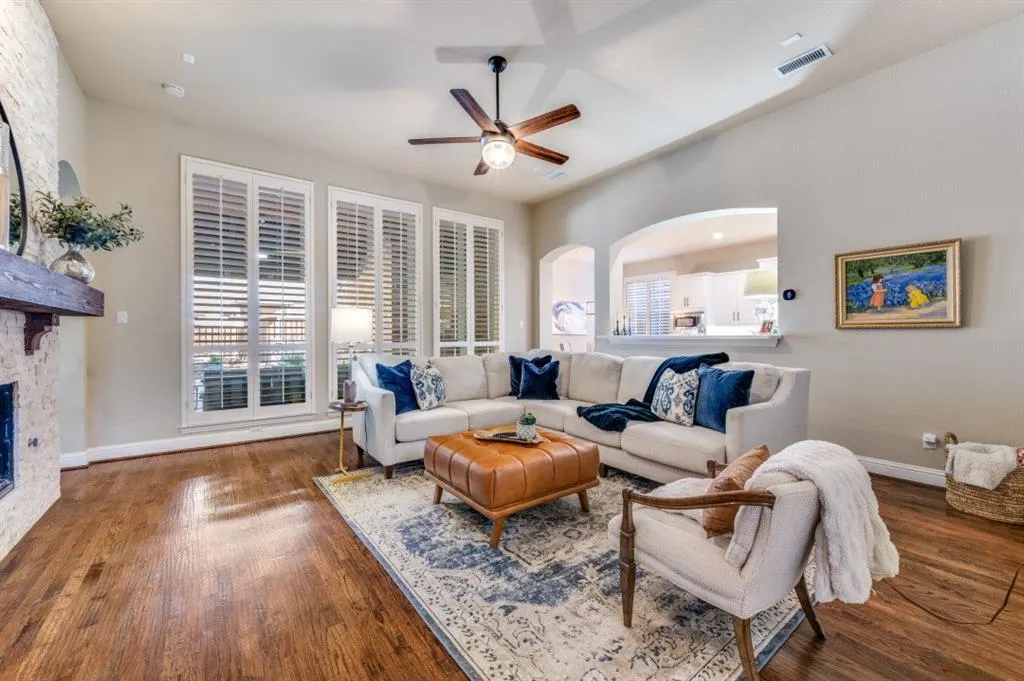 1222 Alamo Court