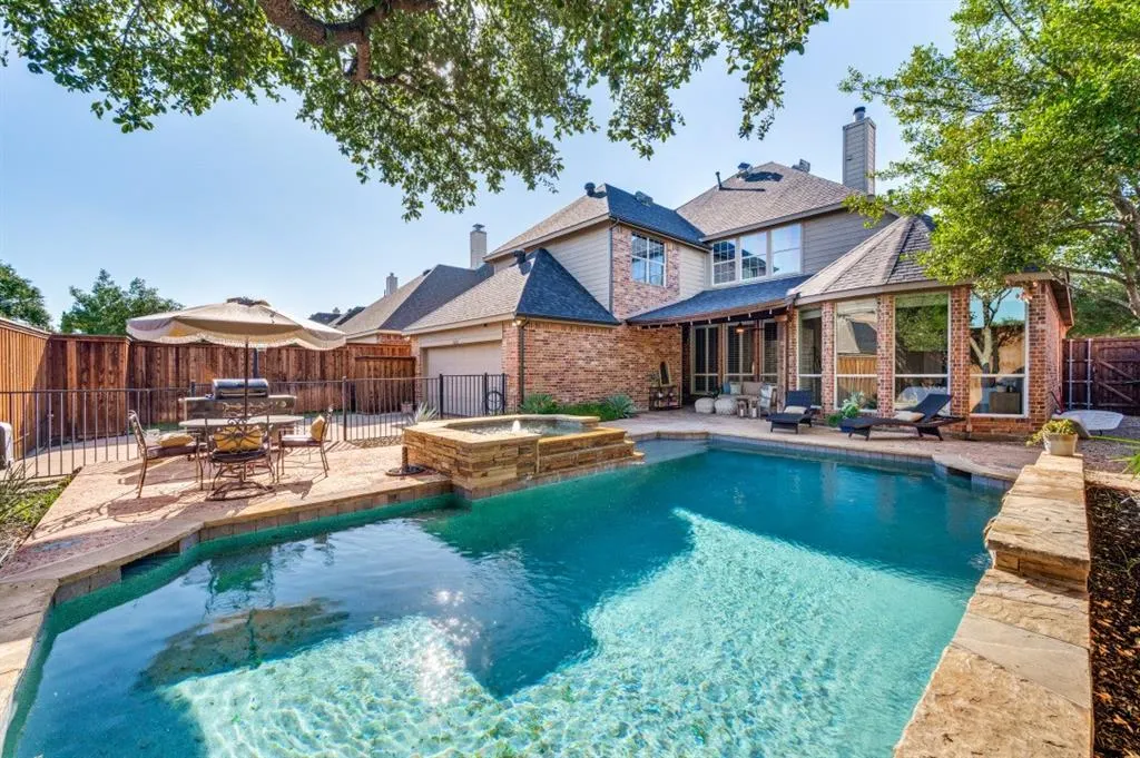 1222 Alamo Court