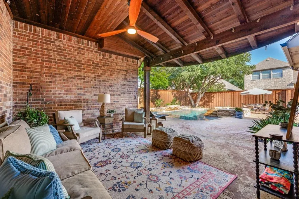 1222 Alamo Court
