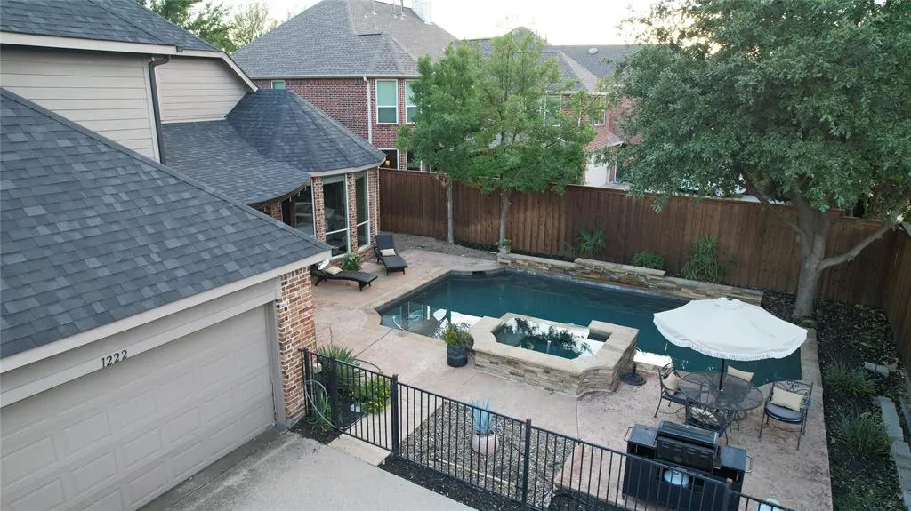 1222 Alamo Court