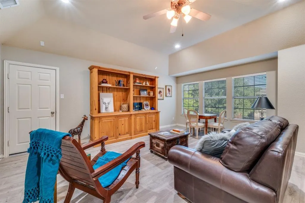 1222 Alamo Court