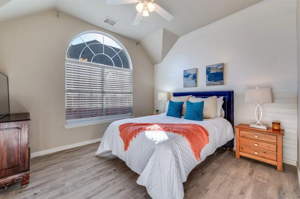 1222 Alamo Court