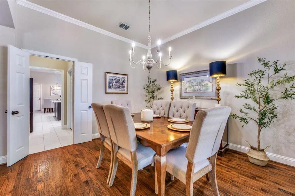 1222 Alamo Court