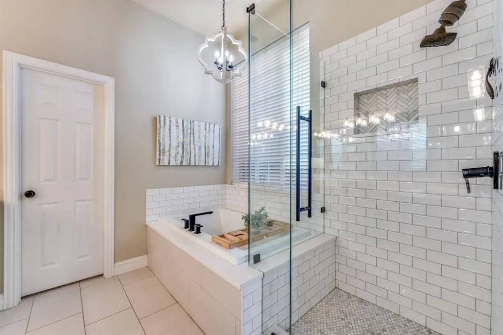 1222 Alamo Court