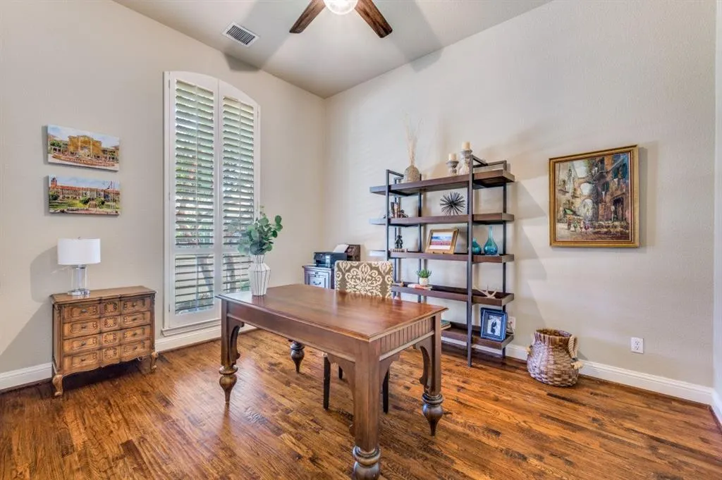 1222 Alamo Court