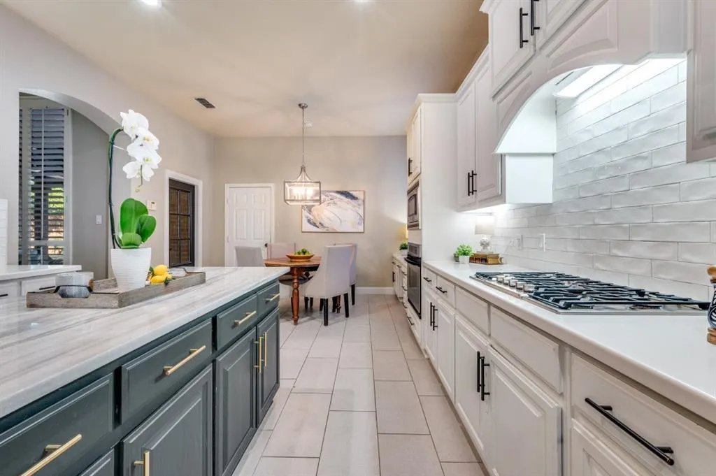 1222 Alamo Court
