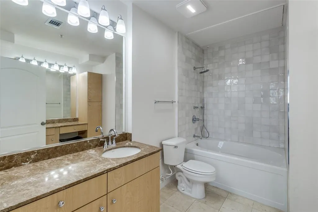 3225 Turtle Creek Boulevard, #511