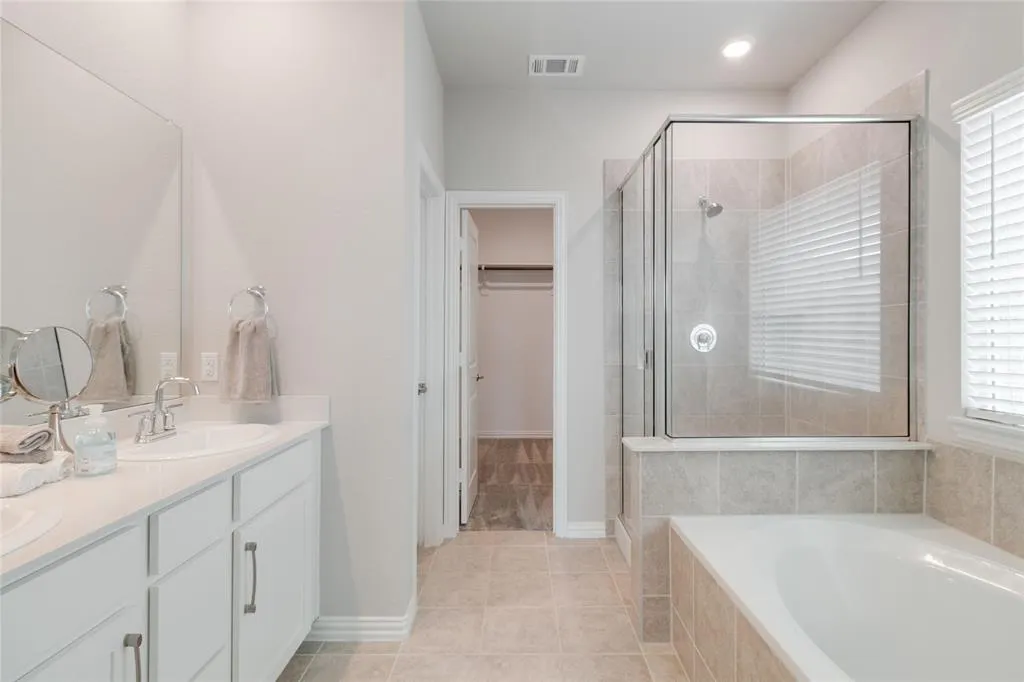 1616 Berry Ridge Trail