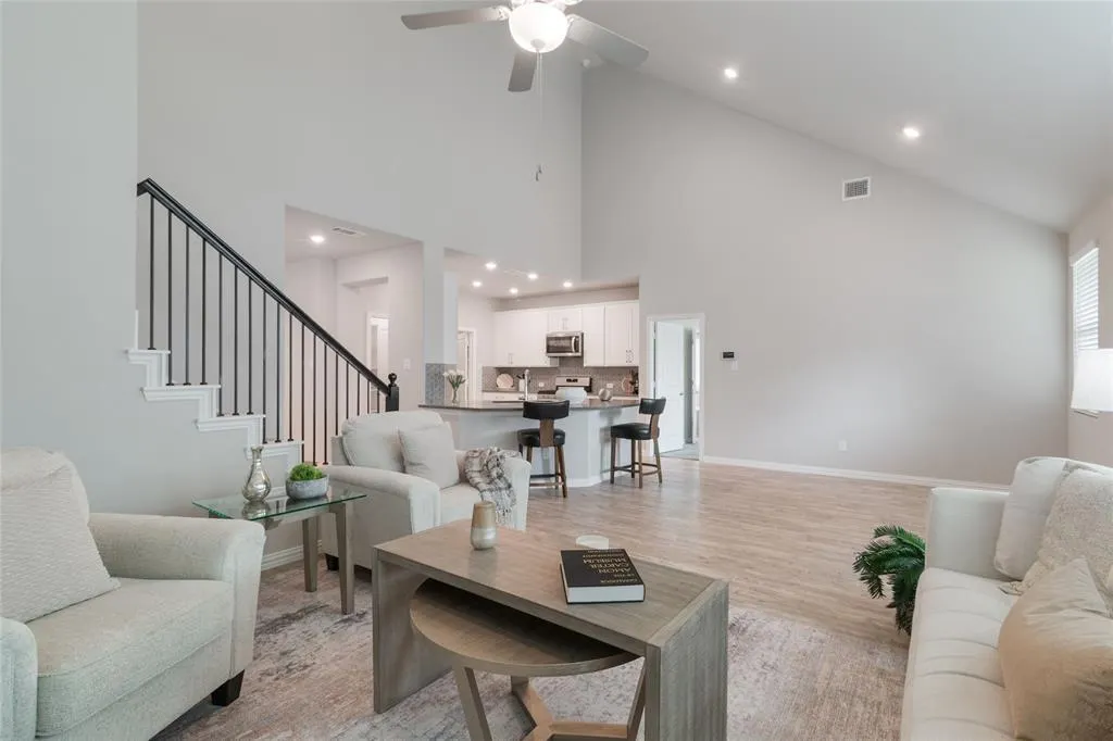 1616 Berry Ridge Trail