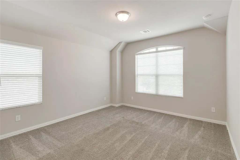 1616 Berry Ridge Trail