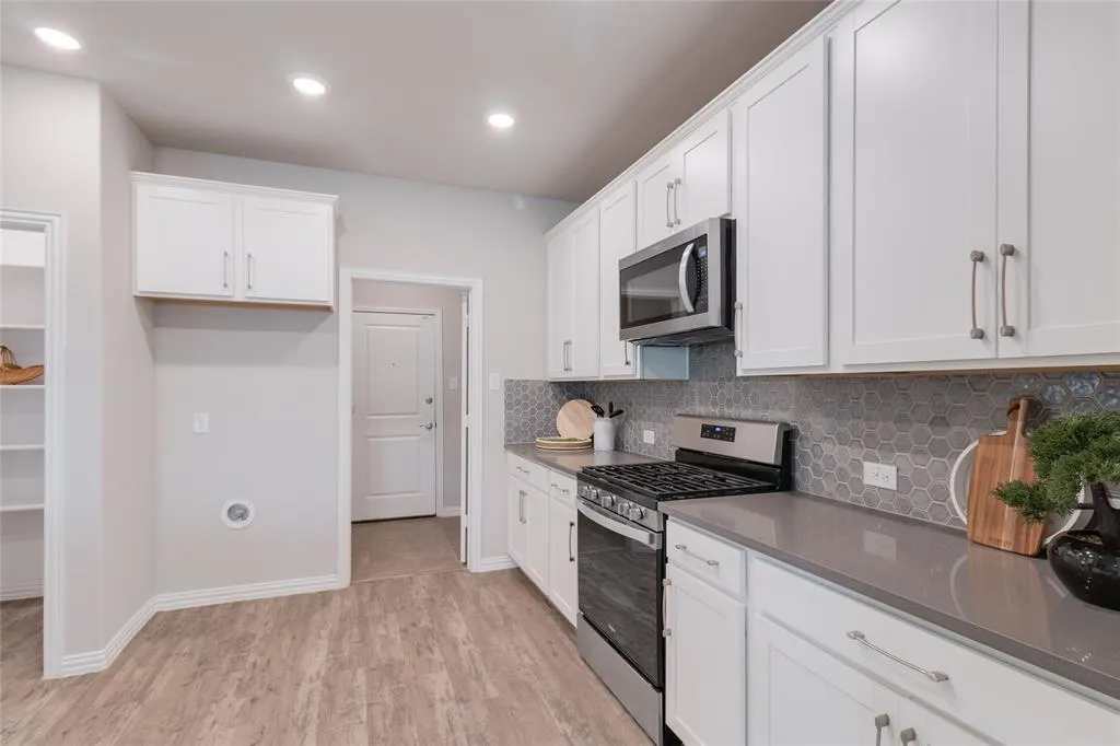 1616 Berry Ridge Trail