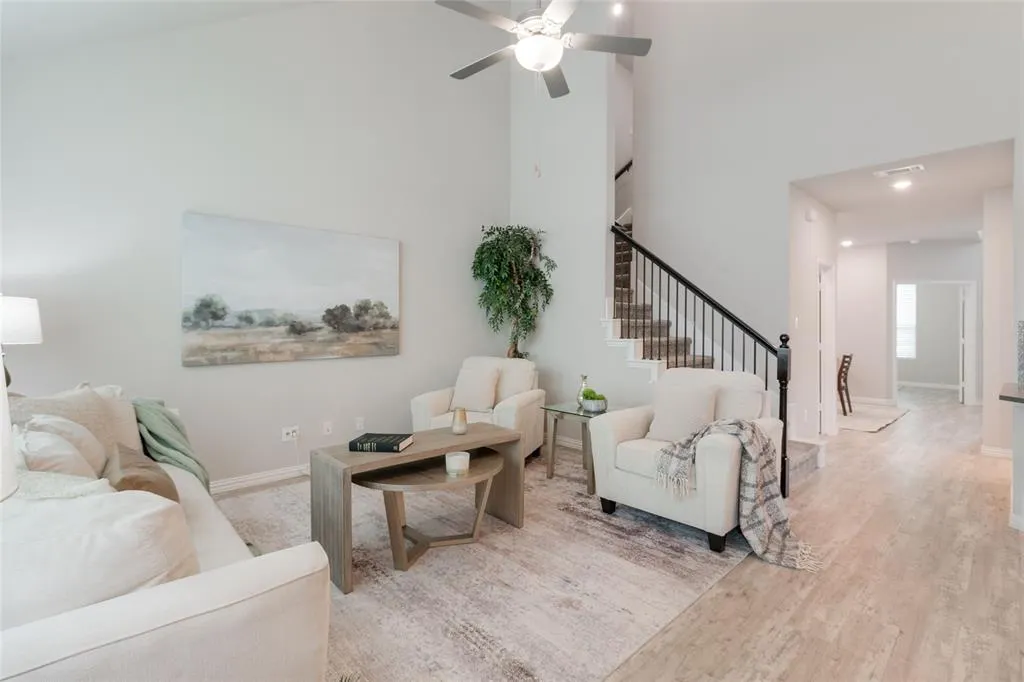 1616 Berry Ridge Trail