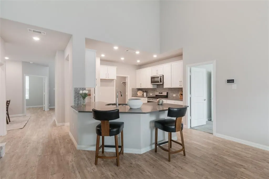 1616 Berry Ridge Trail