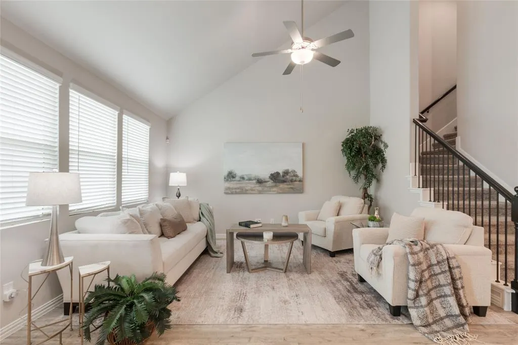 1616 Berry Ridge Trail