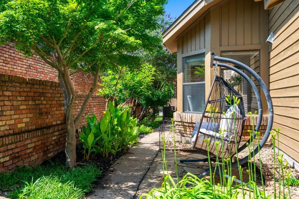 5325 Seascape Lane