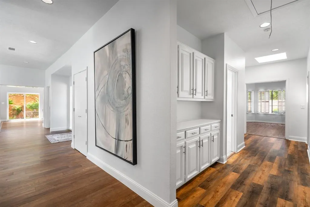 5325 Seascape Lane