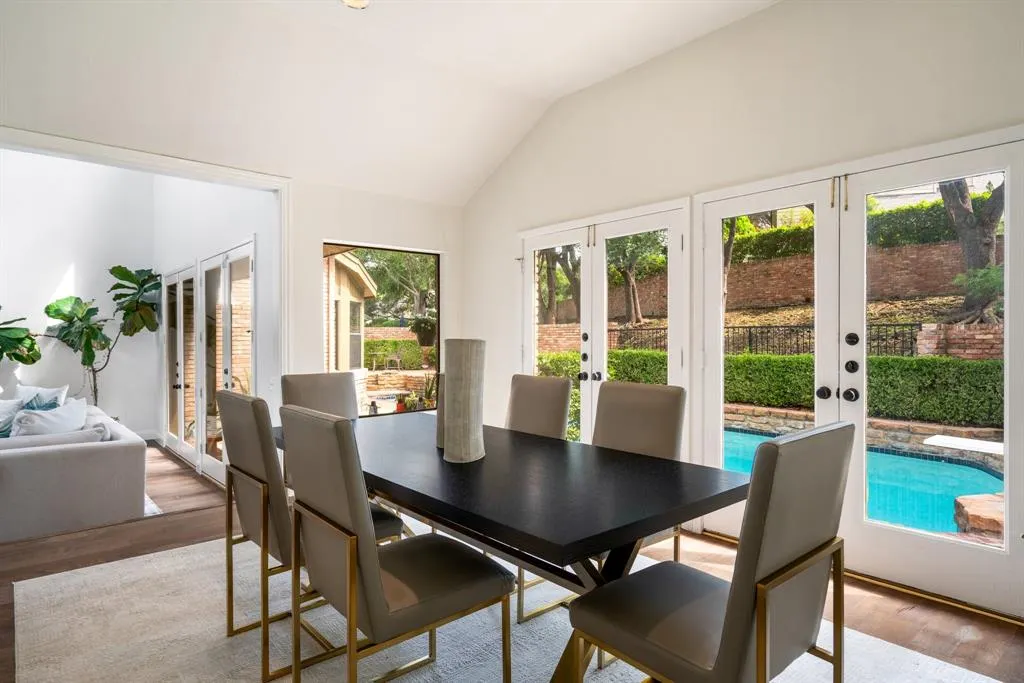 5325 Seascape Lane
