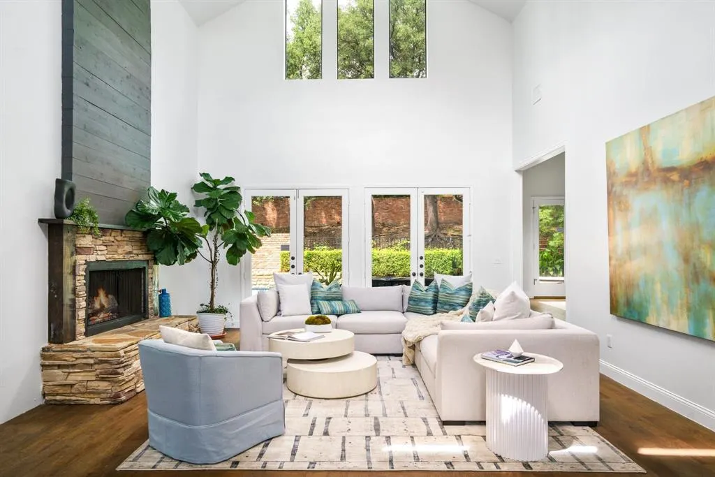 5325 Seascape Lane
